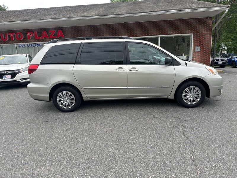 2005 Toyota Sienna CE photo 3