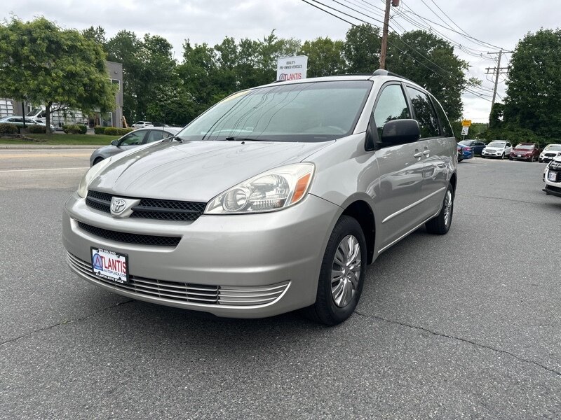 2005 Toyota Sienna CE photo 2