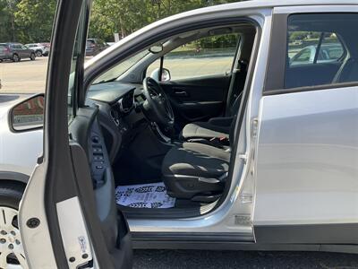 2018 Chevrolet Trax LS   - Photo 14 - Acton, MA 01720