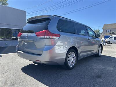 2013 Toyota Sienna Limited 7-Passenger   - Photo 4 - Framingham, MA 01702
