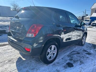 2022 Chevrolet Trax LS   - Photo 4 - Framingham, MA 01702