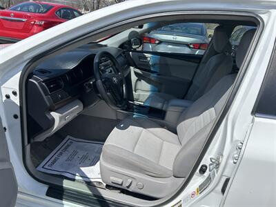 2016 Toyota Camry LE   - Photo 9 - Framingham, MA 01702
