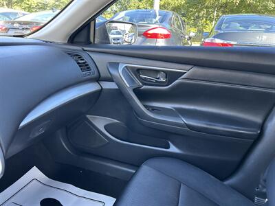 2016 Nissan Altima 2.5 SR   - Photo 12 - Framingham, MA 01702