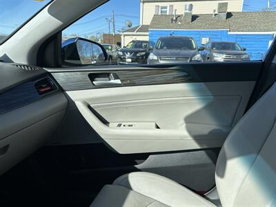 2015 Hyundai SONATA Limited   - Photo 12 - Framingham, MA 01702