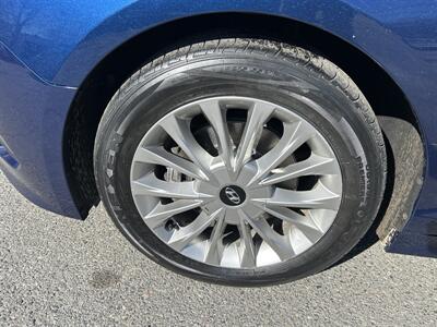 2015 Hyundai SONATA Limited   - Photo 7 - Framingham, MA 01702