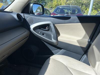 2012 Toyota RAV4 Limited   - Photo 13 - Framingham, MA 01702