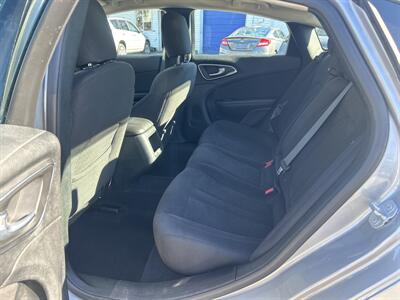 2015 Chrysler 200 Limited   - Photo 10 - Framingham, MA 01702