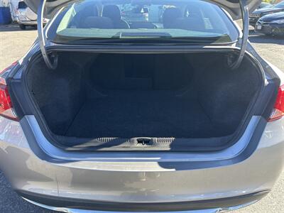 2015 Chrysler 200 Limited   - Photo 8 - Framingham, MA 01702