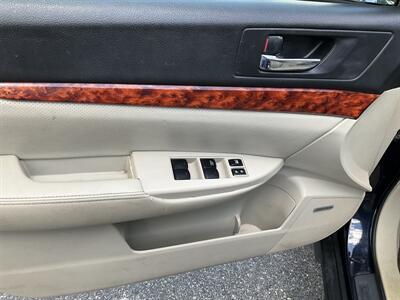 2012 Subaru Outback 2.5i Limited   - Photo 13 - Acton, MA 01720