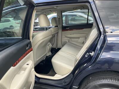 2012 Subaru Outback 2.5i Limited   - Photo 11 - Acton, MA 01720