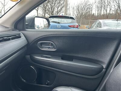 2016 Honda HR-V EX-L w/Navi - Photo 12 - Framingham, MA 01702