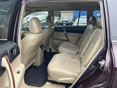 2013 Toyota Highlander Limited   - Photo 11 - Framingham, MA 01702