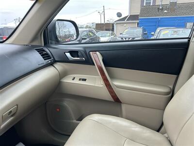 2013 Toyota Highlander Limited   - Photo 13 - Framingham, MA 01702