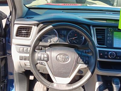 2014 Toyota Highlander XLE   - Photo 19 - Acton, MA 01720