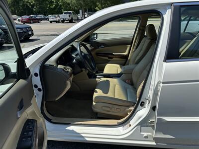 2010 Honda Accord EX-L V6   - Photo 10 - Acton, MA 01720