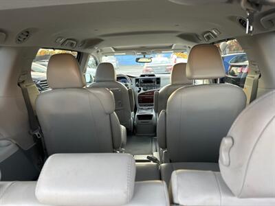 2013 Toyota Sienna XLE 8-Passenger   - Photo 12 - Framingham, MA 01702