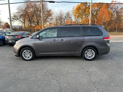 2013 Toyota Sienna XLE 8-Passenger   - Photo 7 - Framingham, MA 01702