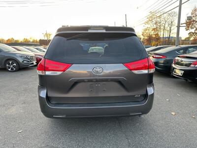 2013 Toyota Sienna XLE 8-Passenger   - Photo 5 - Framingham, MA 01702