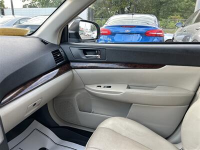 2014 Subaru Legacy 2.5i Limited   - Photo 13 - Framingham, MA 01702