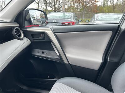 2014 Toyota RAV4 LE   - Photo 12 - Framingham, MA 01702