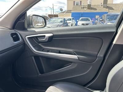 2015 Volvo V60 T5 Drive-E Premier   - Photo 13 - Framingham, MA 01702
