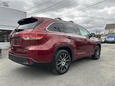 2018 Toyota Highlander SE - Photo 4 - Framingham, MA 01702