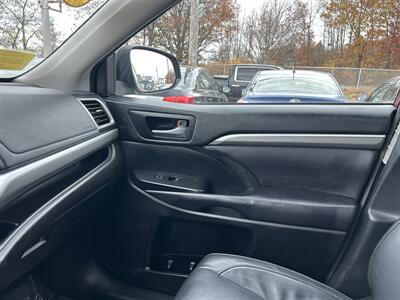 2018 Toyota Highlander SE - Photo 13 - Framingham, MA 01702