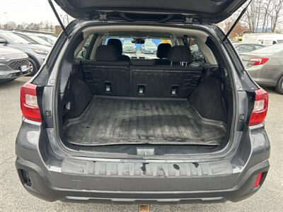 2018 Subaru Outback 2.5i Premium   - Photo 8 - Framingham, MA 01702