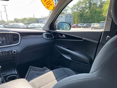 2019 Kia Sorento LX   - Photo 16 - Acton, MA 01720