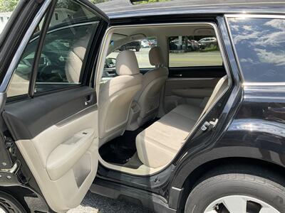 2014 Subaru Outback 2.5i Premium   - Photo 11 - Acton, MA 01720
