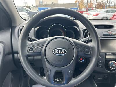 2011 Kia Forte5 EX - Photo 13 - Framingham, MA 01702