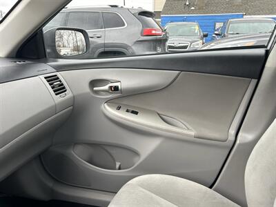 2013 Toyota Corolla LE   - Photo 11 - Framingham, MA 01702