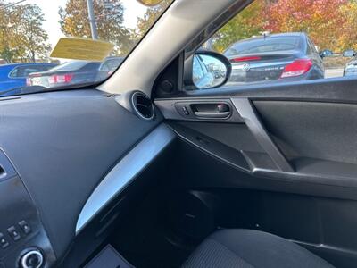 2012 Mazda Mazda3 i Touring   - Photo 14 - Framingham, MA 01702