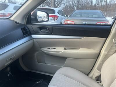 2014 Subaru Outback 2.5i Premium   - Photo 12 - Framingham, MA 01702