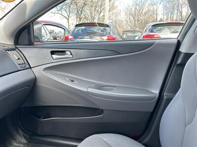 2013 Hyundai SONATA GLS   - Photo 12 - Framingham, MA 01702