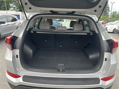 2017 Hyundai TUCSON SE   - Photo 8 - Framingham, MA 01702