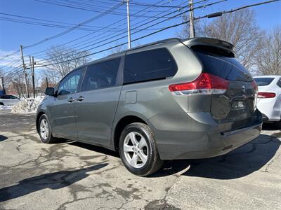 2011 Toyota Sienna LE 8-Passenger   - Photo 6 - Framingham, MA 01702