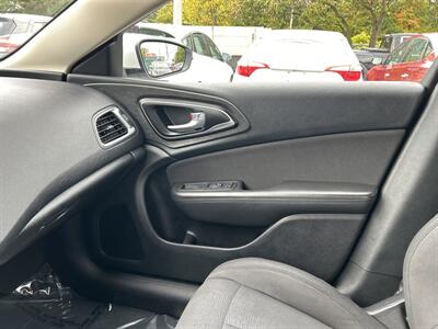 2016 Chrysler 200 Limited   - Photo 12 - Framingham, MA 01702