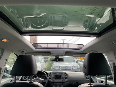 2017 Volkswagen Tiguan 2.0T Wolfsburg Edition 4M   - Photo 13 - Acton, MA 01720