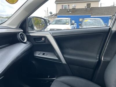 2016 Toyota RAV4 LE - Photo 12 - Framingham, MA 01702