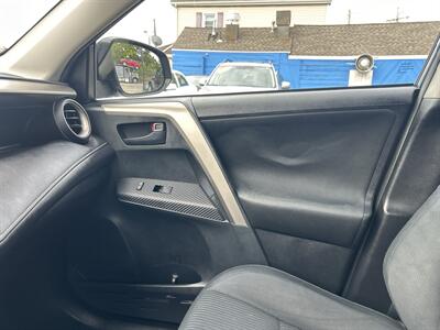 2013 Toyota RAV4 XLE   - Photo 13 - Framingham, MA 01702