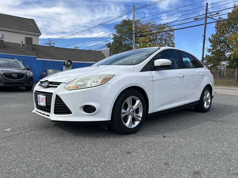 2014 Ford Focus SE   - Photo 1 - Framingham, MA 01702