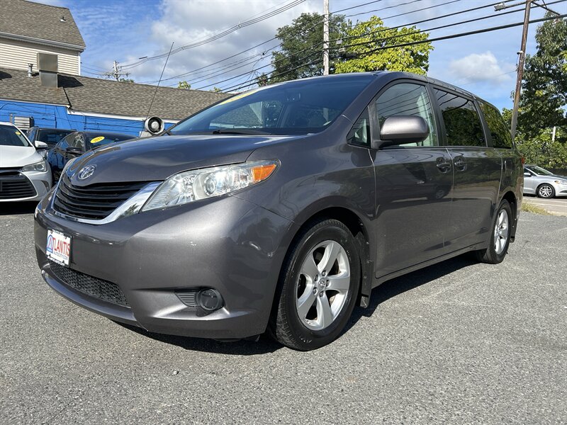 2014 Toyota Sienna LE 8-Passenger  