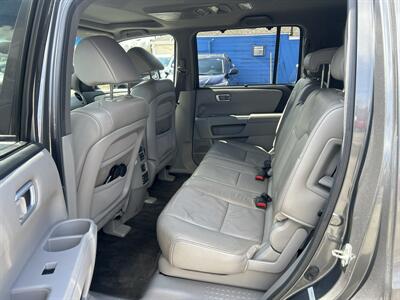 2011 Honda Pilot Touring   - Photo 10 - Framingham, MA 01702