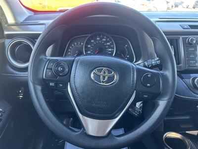 2013 Toyota RAV4 XLE   - Photo 14 - Framingham, MA 01702