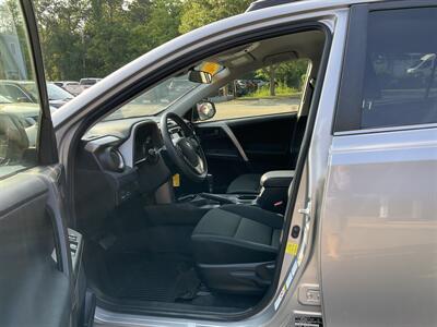 2018 Toyota RAV4 LE   - Photo 15 - Acton, MA 01720