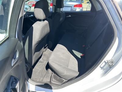 2017 Ford Focus SE   - Photo 9 - Framingham, MA 01702