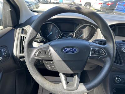 2017 Ford Focus SE   - Photo 14 - Framingham, MA 01702