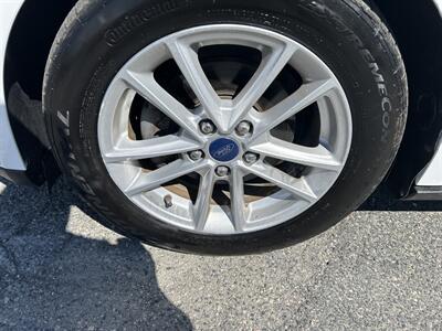 2017 Ford Focus SE   - Photo 7 - Framingham, MA 01702