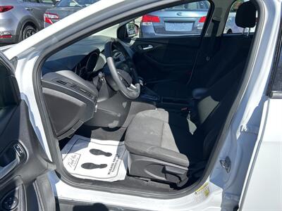 2017 Ford Focus SE   - Photo 10 - Framingham, MA 01702